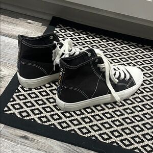 NWT American Eagle High-Top Canvas Sneakers in Black with White Trim and flowers